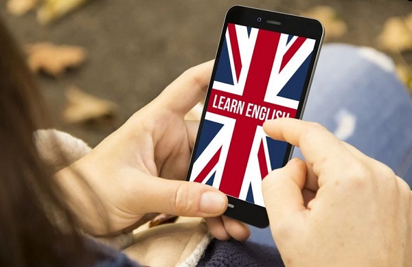 آموزش زبان انگلیسی با استفاده از موبایل و به شکل آنلاین 