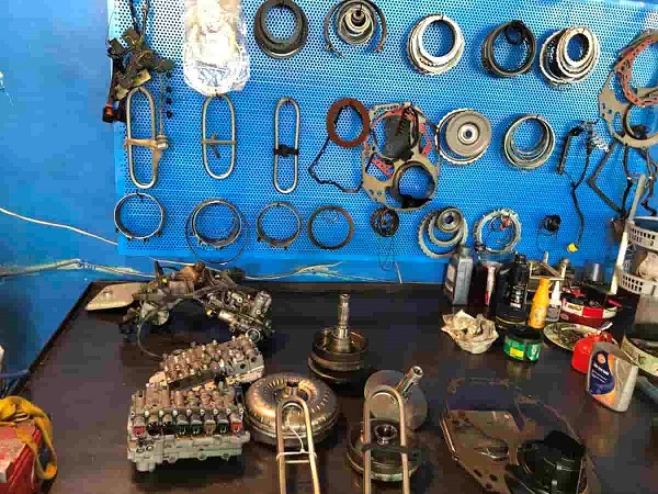 چه زمانی نیاز به بازسازی کامل گیربکس است؟