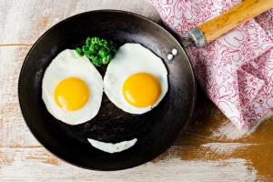 چرا دانشمندان خوردن روزی دو تخم‌مرغ را توصیه می‌کنند؟